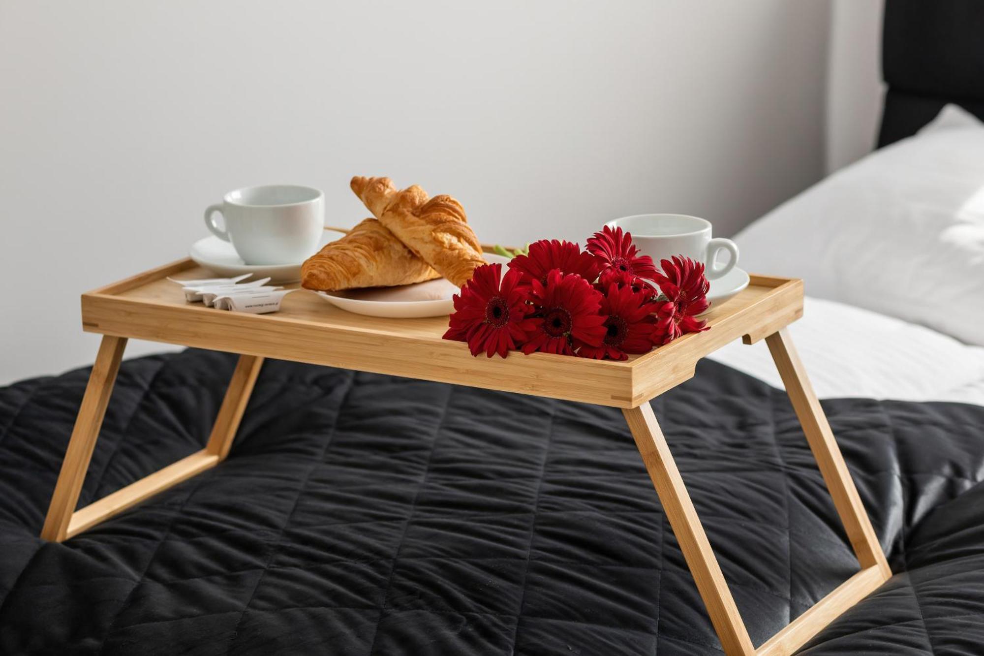Sunny With Parking & Balcony Luzycka By Renters *