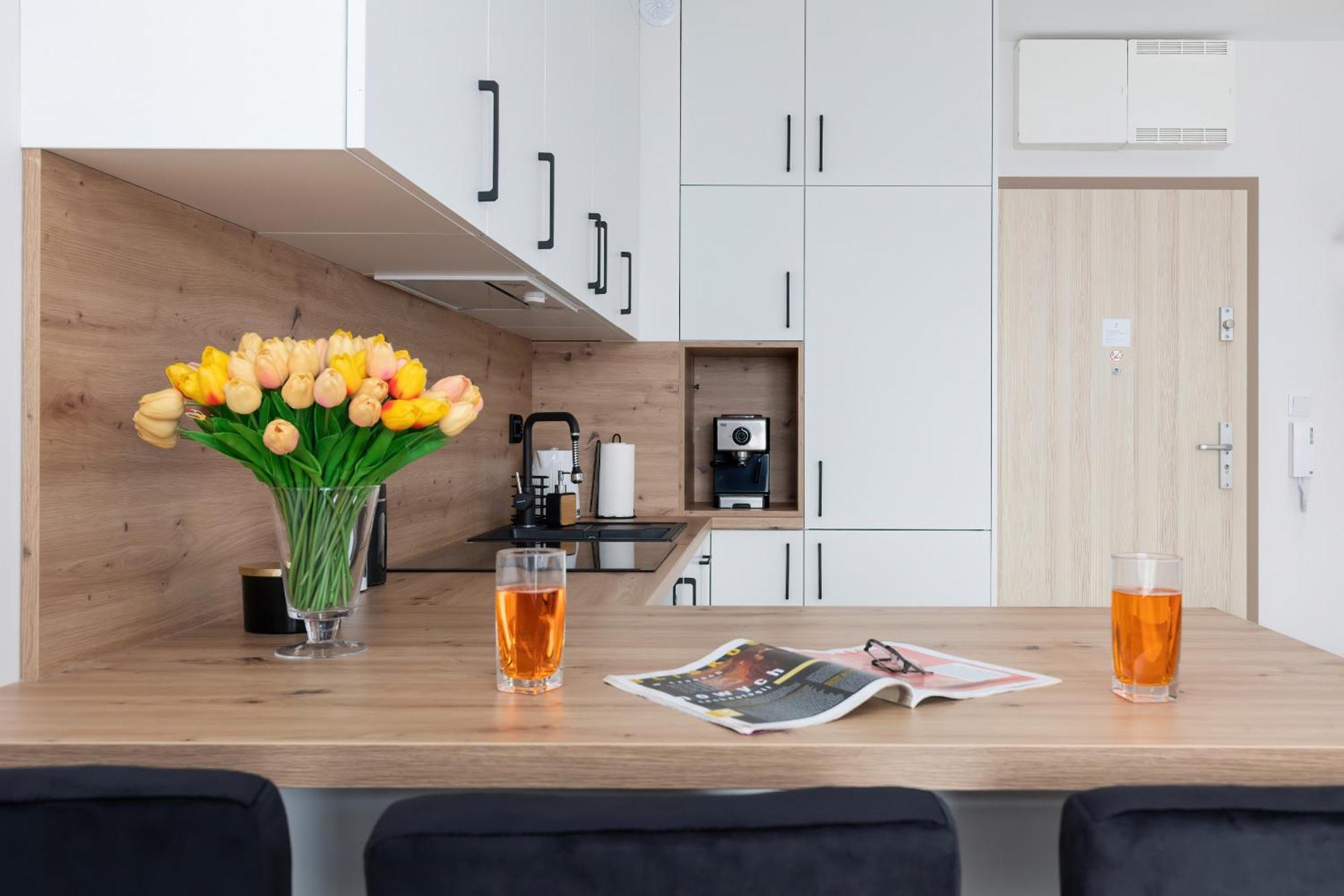 Sunny With Parking & Balcony Luzycka By Renters *
